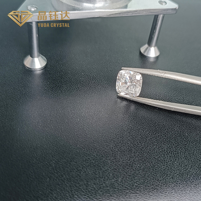 Le laboratoire lâche carré de la coupe VVS de coussin a fait les diamants DEF HPHT pour des anneaux