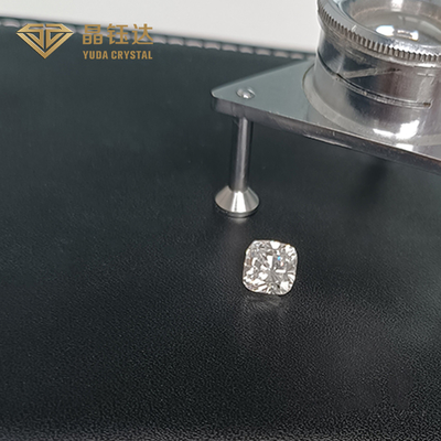 Des diamants cultivés en laboratoire pour les bijoux d'émeraude