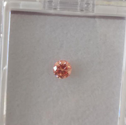 Le laboratoire de clarté des diamants VVS VS SI a créé des diamants lâches enrichis au carbone idéaux pour les concepteurs de bijoux et les fabricants de bijoux personnalisés