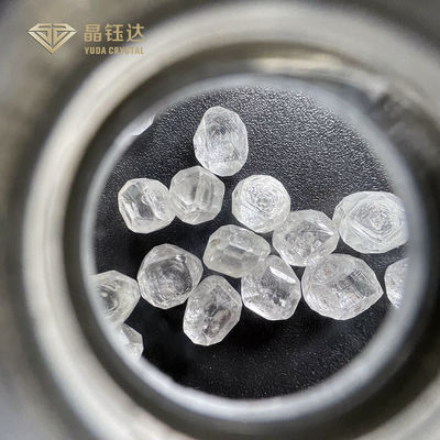 Le cristal de Yuda est de 3,0 à 4,0 ct. Blanc VVS VS HPHT Diamants bruts non coupés Diamants créés artificiellement en laboratoire