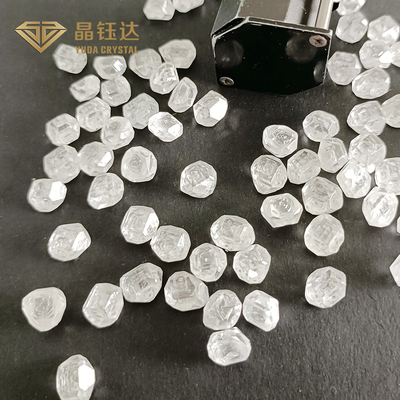 Des diamants bruts non coupés pour la fabrication de chefs-d'œuvre